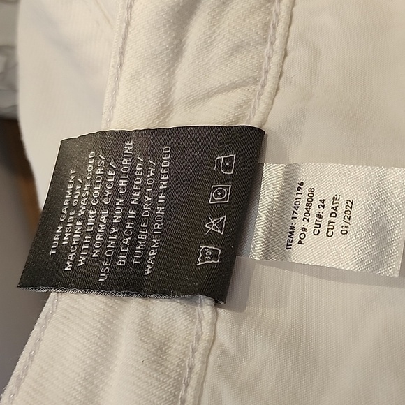 Torrid - Mom Straight Vintage Stretch High-Rise Jean in Optic White - Picture 10 of 13